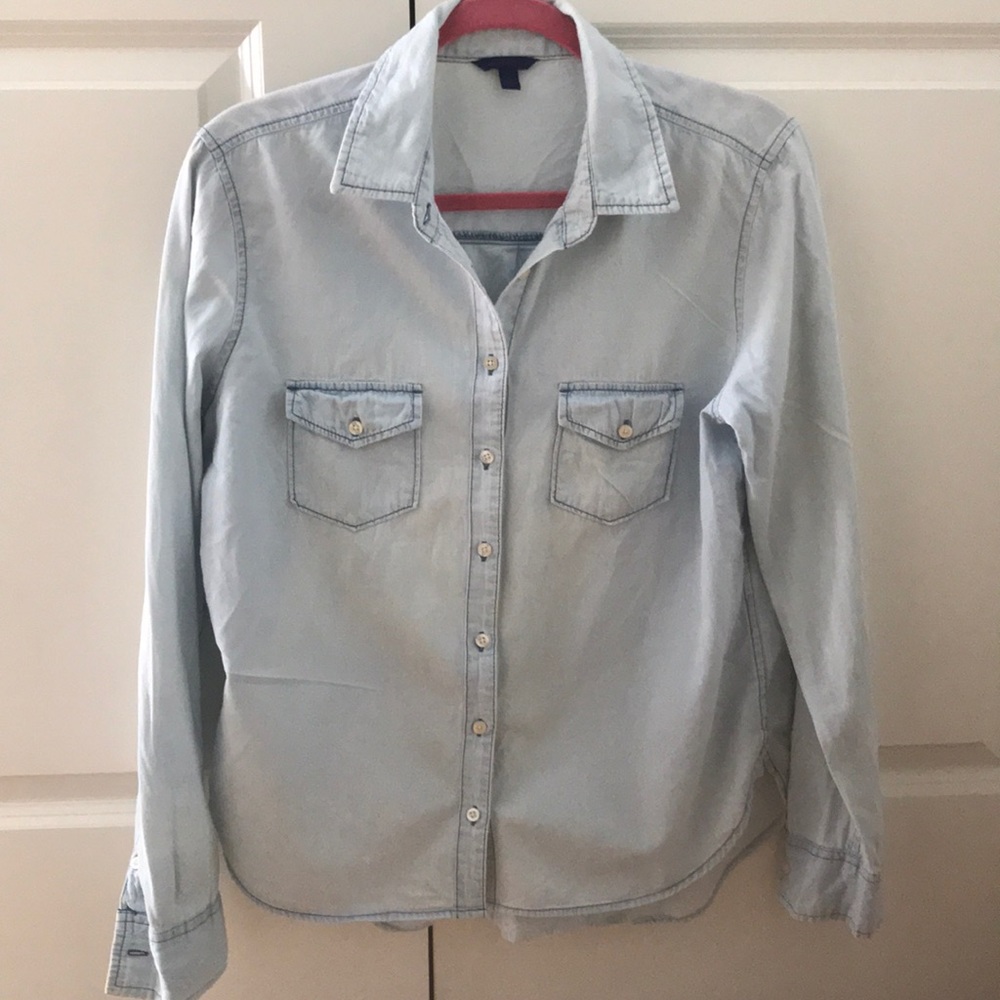 Aeropostale denim jean shirt with pockets.